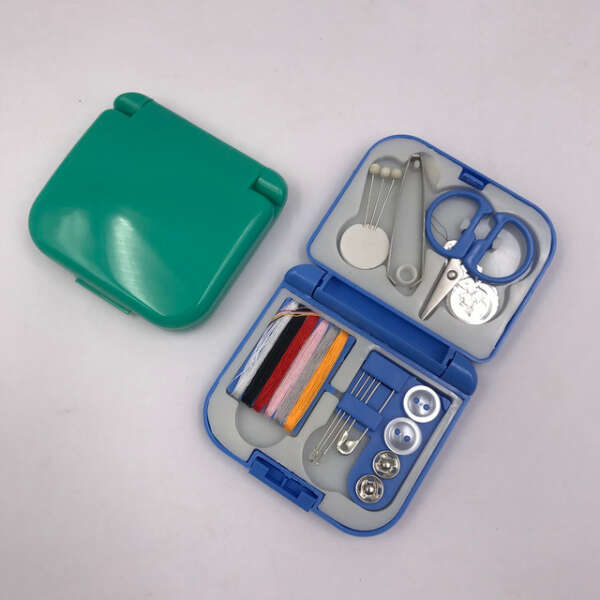 Mini Set de Cusut cu 20 de Piese Esențiale - MiniCuci Alliance Metalic - Firuri Colorate, Foarfecă, Pensetă - Cutie Compactă 7x7x2cm - Inovamarket