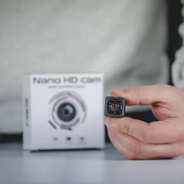 Nano_HD_Cam 4K: Mini Cameră Compactă cu Rezoluție HD, Incl. Stand și Cablu USB - Inovamarket