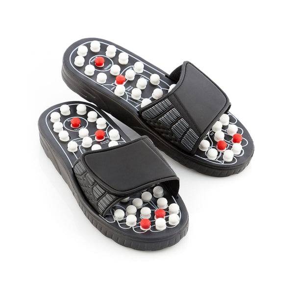 Papuci cu Acupunctură Slicu Inovamarket în poziție statică, cu bile de masaj alb-roșii pentru relaxare.
